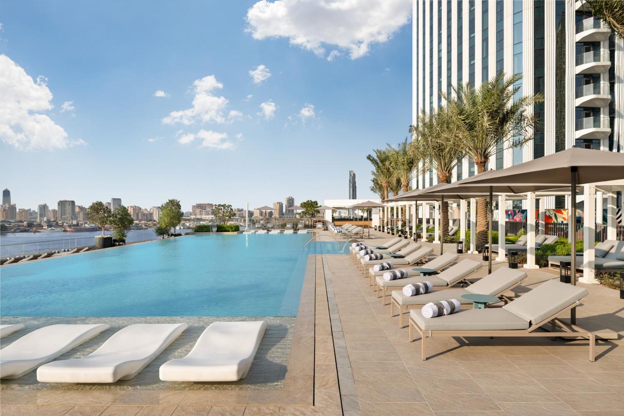 迪拜 Address Creek Harbour酒店 外观 照片 The swimming pool at the hotel